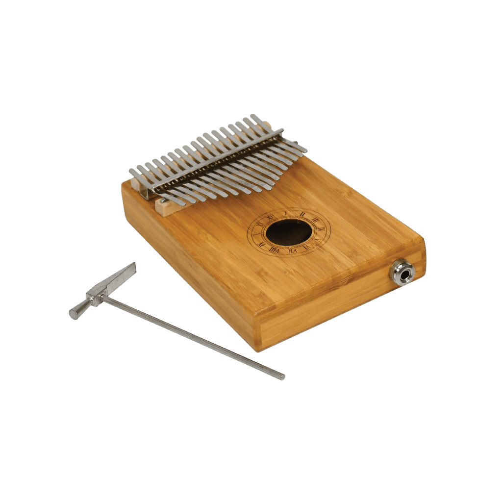 KALIMBA ELECTROACUSTICA DE CAOBA, DE  17 LLAVES, COLOR NATURAL, INCLUYE FUNDA Y MARTILLO PARA AFINAR, CABLE CON CONECTOR 1/4