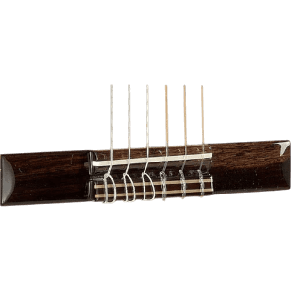 GUITARRA CLASICA 39", COLOR NATURAL, ACABADO DE ALTO BRILLO, TAPA DE CEDRO MACIZO , FONDO Y AROS DE SAPELLI, CUERDAS D ADDARIO, INCLUYE ESTUCHE DE 10MM DE ESPESOR - Miniatura 7