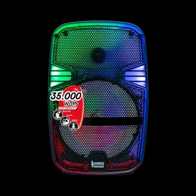 CAJA AMPLIFICADA CON BATERIA 8 PULG., 35.000W PMOP, REPRODUCTOR ANALOGICO DIGITAL , ENTRADA MIC 1/4, 3.5MM , EFECTO ECO, BASS & TREBLE, CASCARA NEGRA TRANSPARENTE CON LUZ RGB, INCLUYE UN MICROFONO